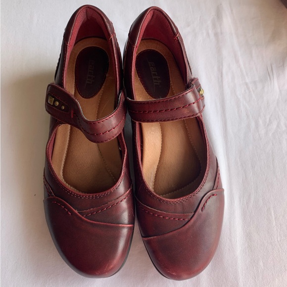 Earth Shoes - Earth Red-Burgundy Leather Clover Mary Jane Shoes Size 7.5 Boho Academia